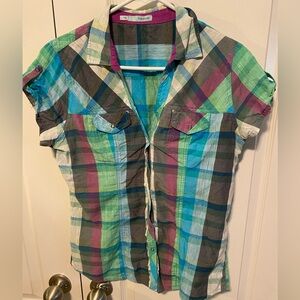 Maurices Women's Plaid Snap Down Short Sleeve Shirt Size Large (runs small)